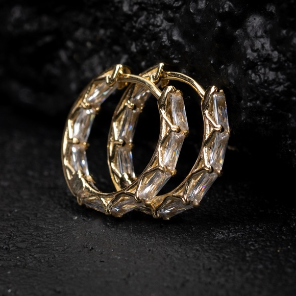 Mens Thin 925 Sterling Silver Small Yellow Gold Baguette Skinny Hoop Earrings - Picture 4 of 6